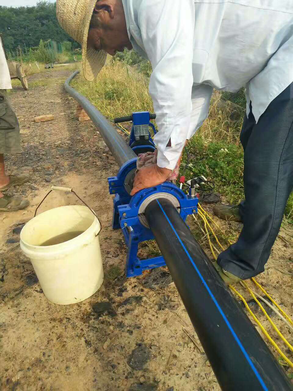 ���b����